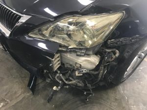 lexus is 300 fornt left accident before repair 2
